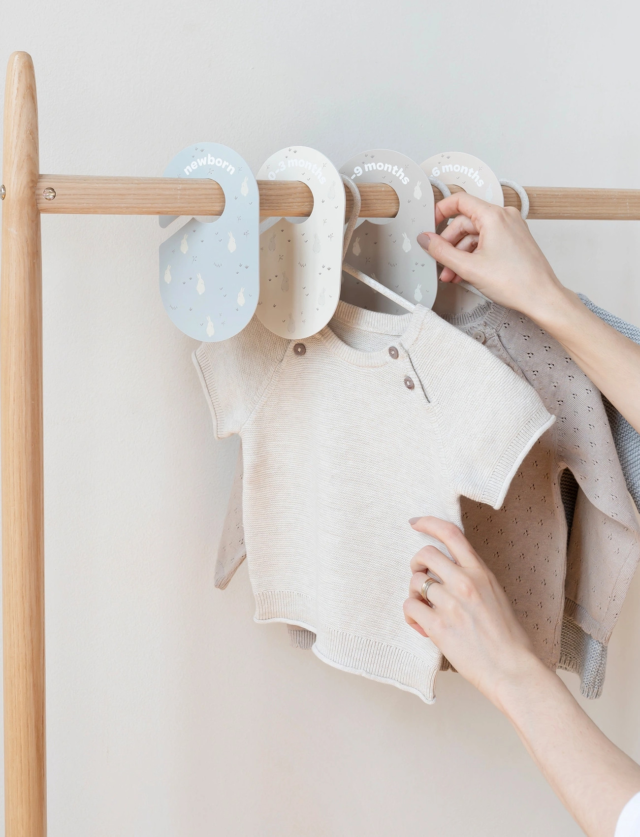 3 Sprouts 3 Sprouts Closet Divider (8 Pcs.), Rabbit, One Size, Multi/patterned, Opbevaring > Knager Og Bøjler, Børn