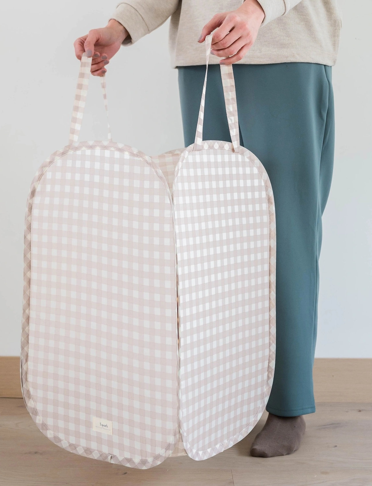 3 Sprouts 3 Sprouts Pop-Up Laundry Hamper, Gingham Beige, One Size, Beige, Opbevaring > Opbevaringskasser, Børn