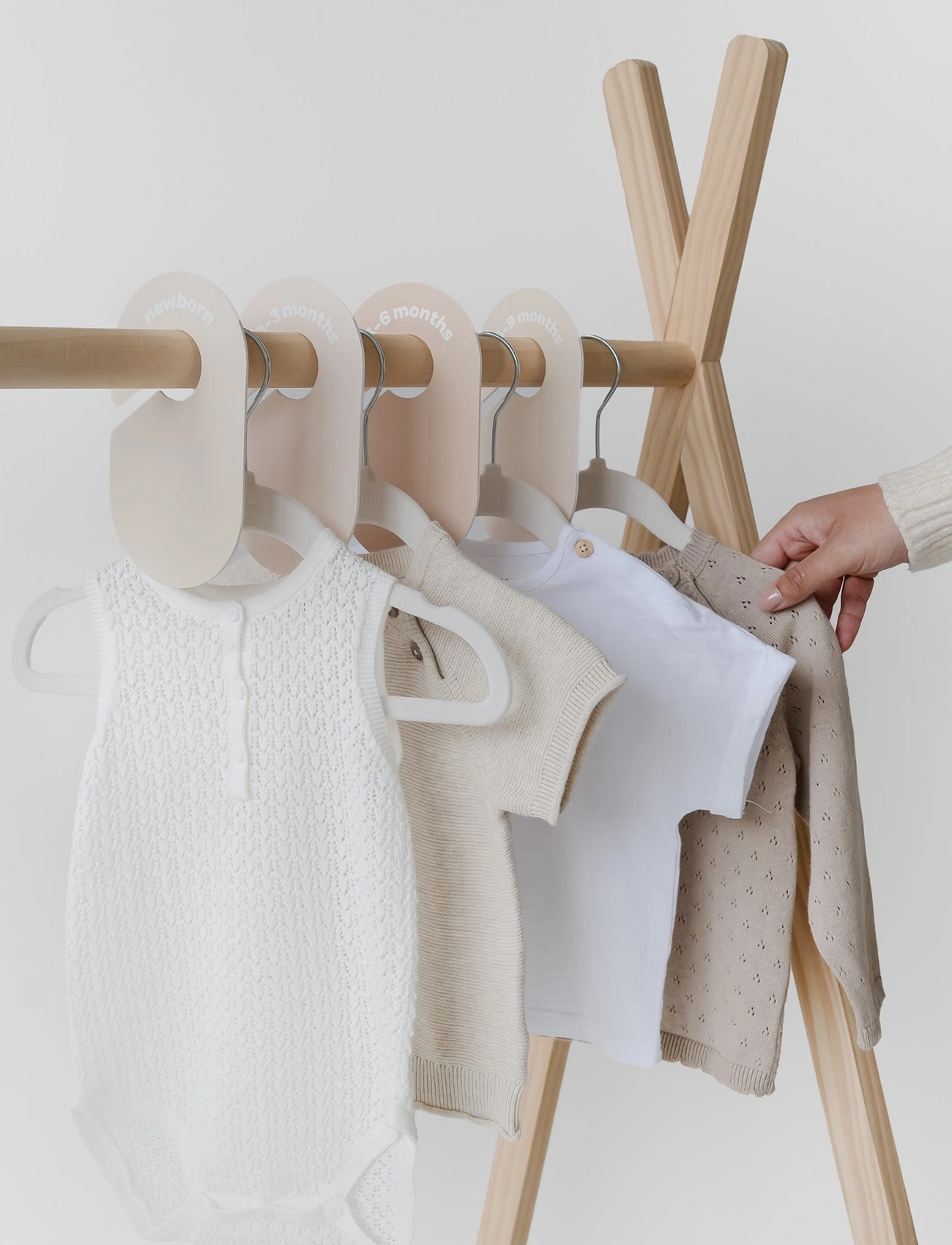 3 Sprouts 3 Sprouts Set, Velvet Hangers (15 Pieces) And Closet Dividers (8 Pieces), Cream Neutral, One Size, Cream, Opbevaring > Knager Og Bøjler, Bør
