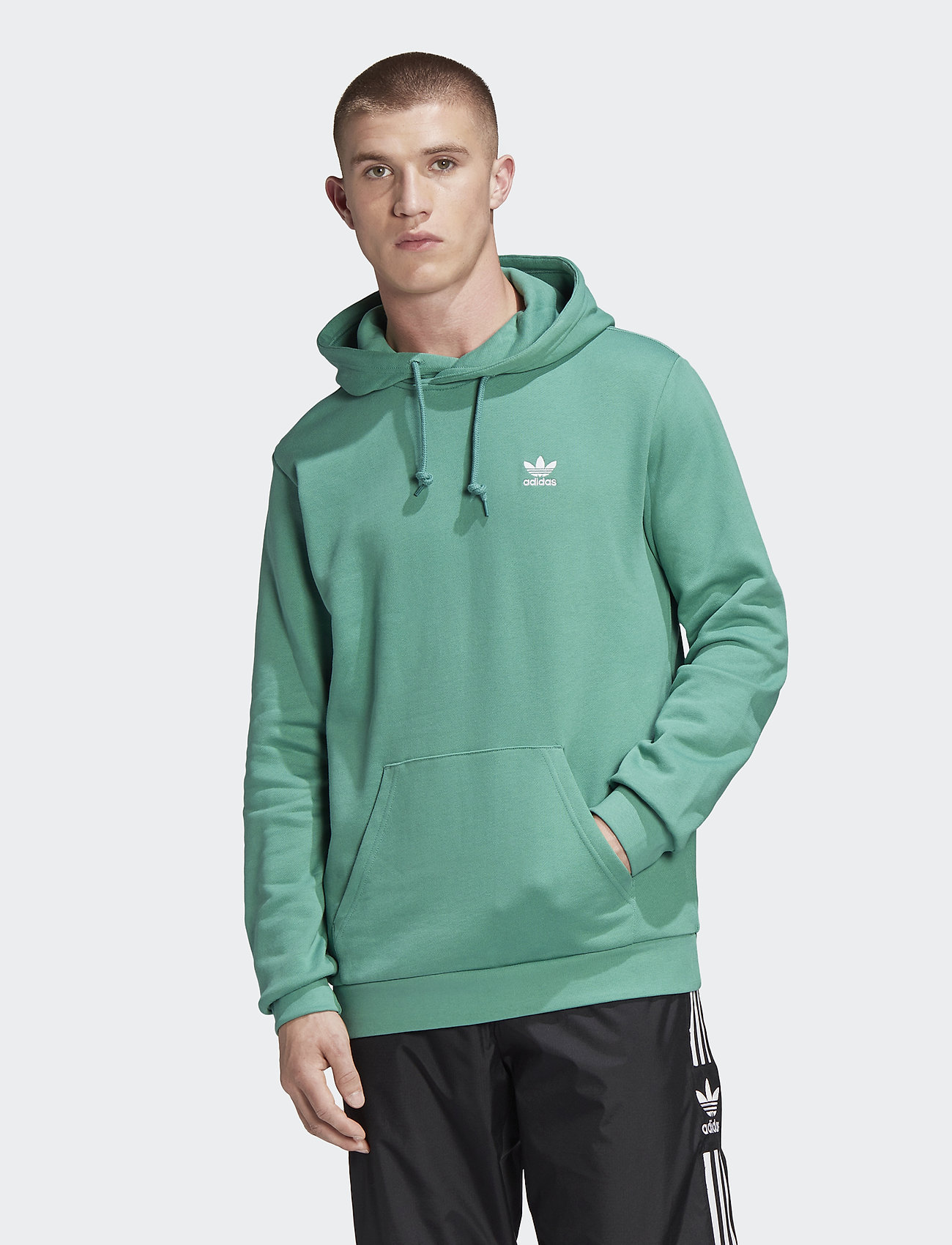 adidas originals essential sweatshirt