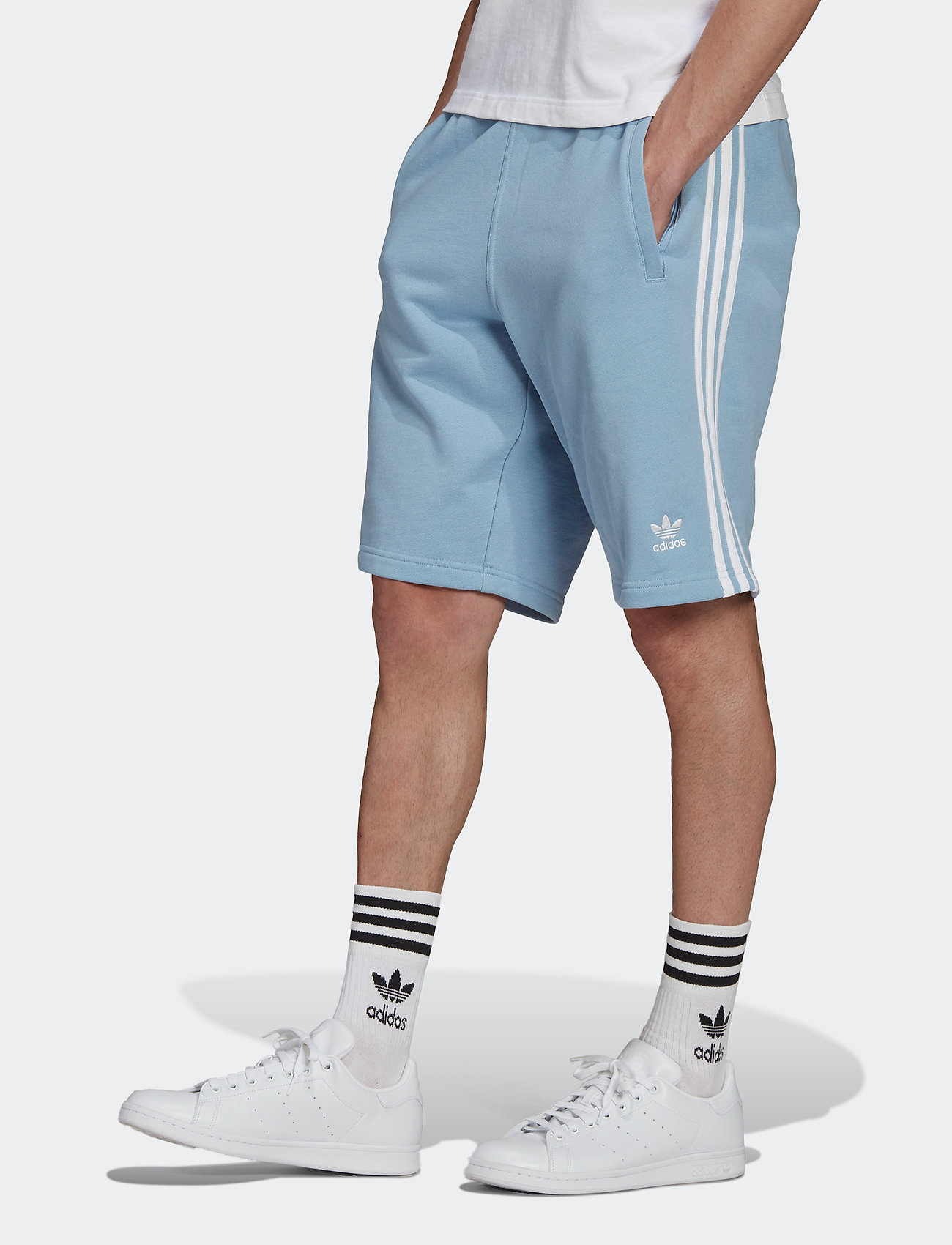 Originals шорты. Шорты adidas Originals 3 Stripes. Adidas Originals 03 shorts. Мужские шорты adicolor Classics 3-Stripes. Шорты адидас ориджинал мужские.