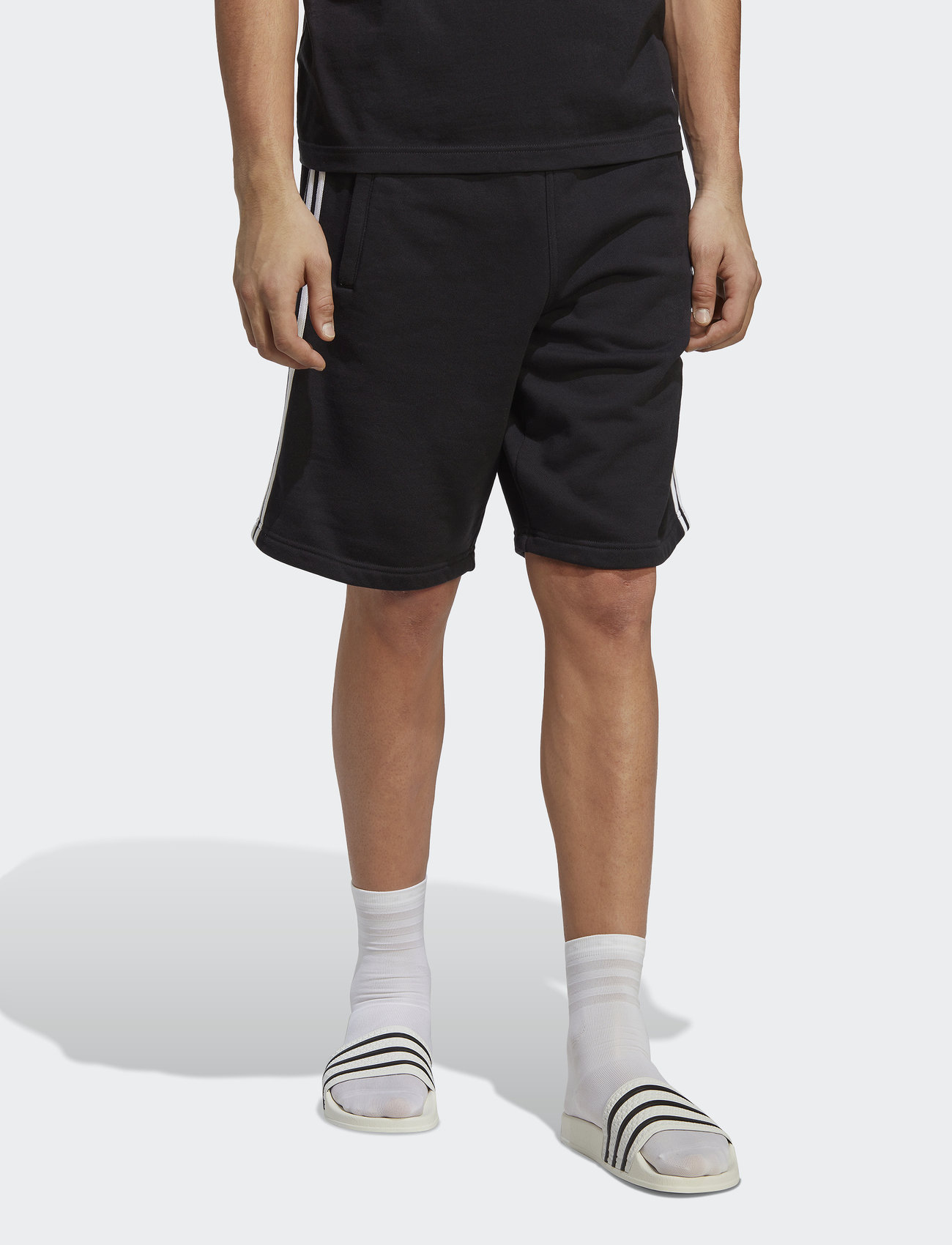 Adidas originals stripe outlet football shorts