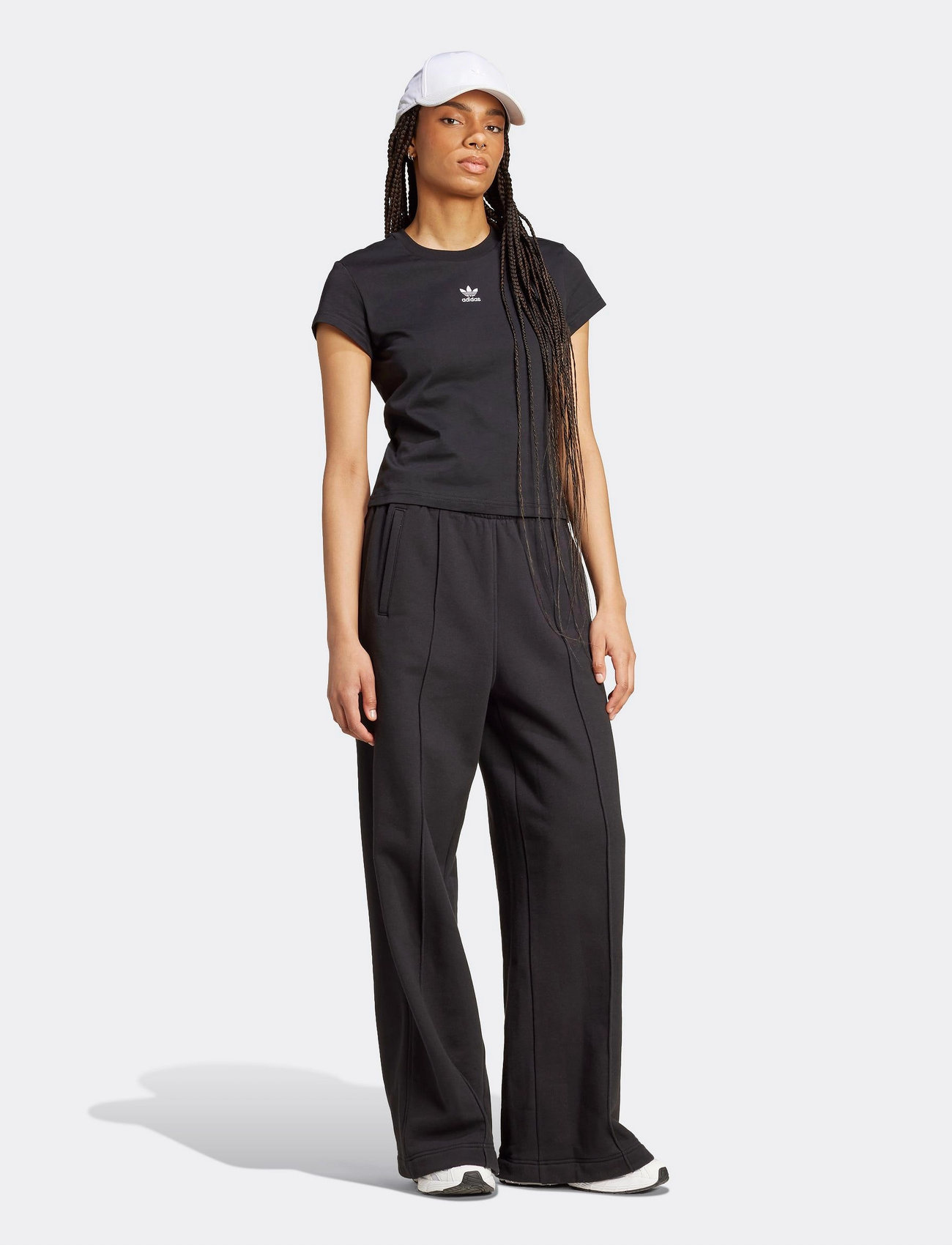 adidas Originals Ess Slim Tee, XL, Black, Sports Overdele & T-shirts > Sport T-shirts, Dame