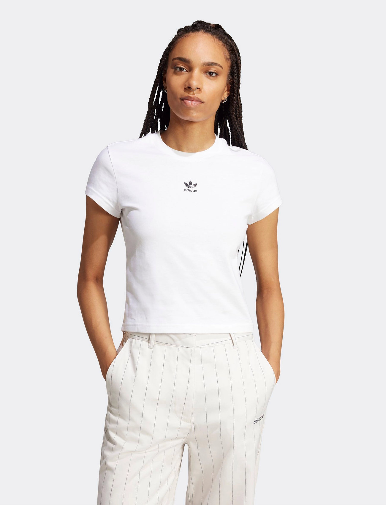 adidas Originals Ess Slim Tee, S, White, Sports Overdele & T-shirts > Sport T-shirts, Dame