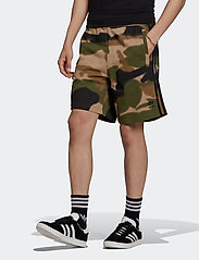 level 99 camo shorts