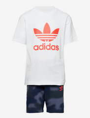 adidas Originals - Camo Print Shorts and T-Shirt Set - white/apsord - 0