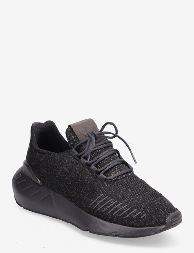 Swift Run 22 Shoes - lave sneakers - cblack/cblack/carbon