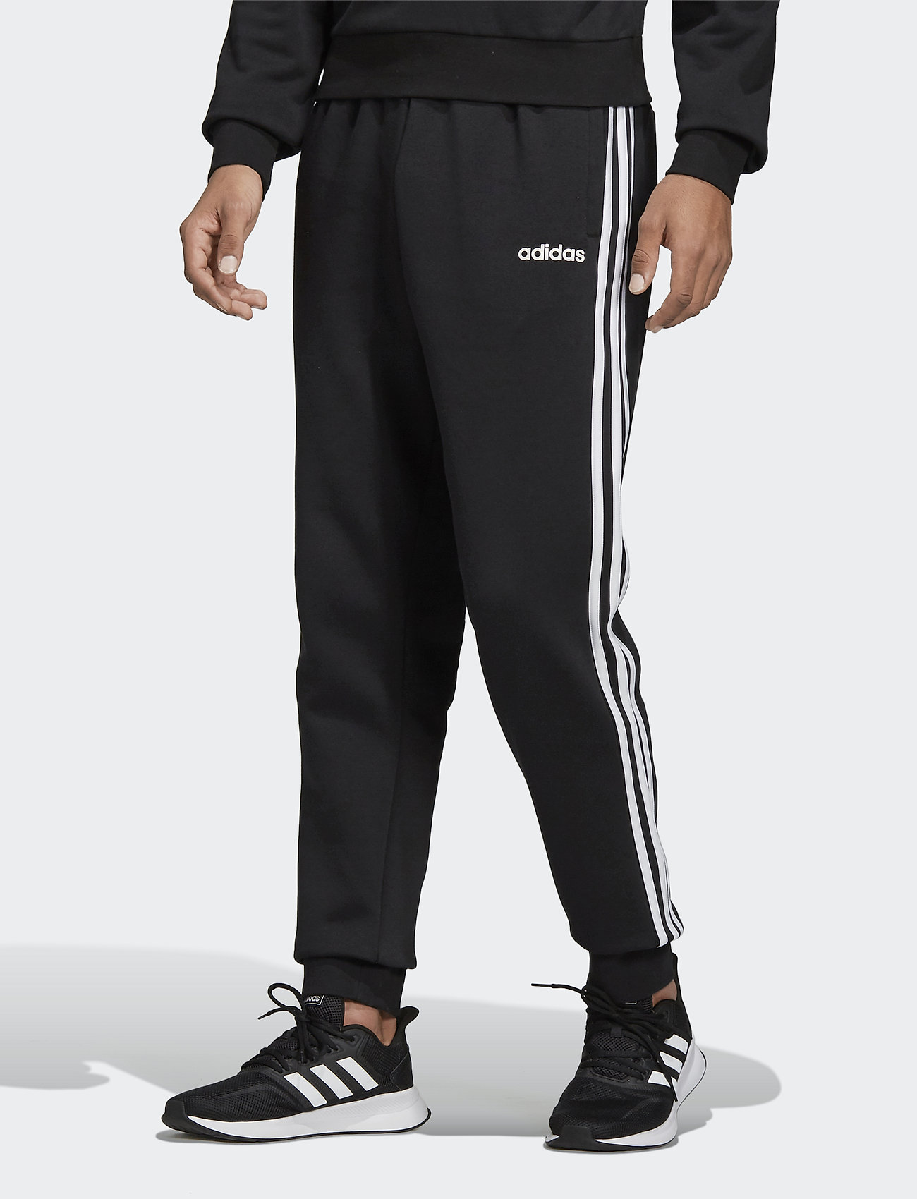 18+ Adidas Sweatpants Black And White Background