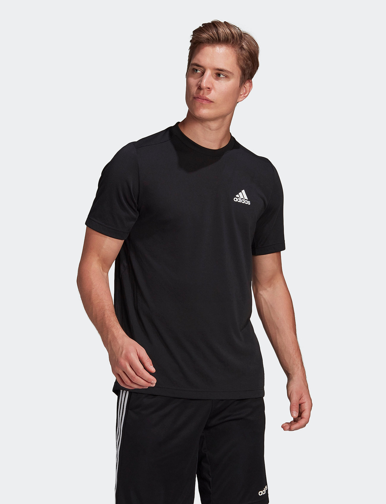 aeroready designed 2 move feelready sport tee