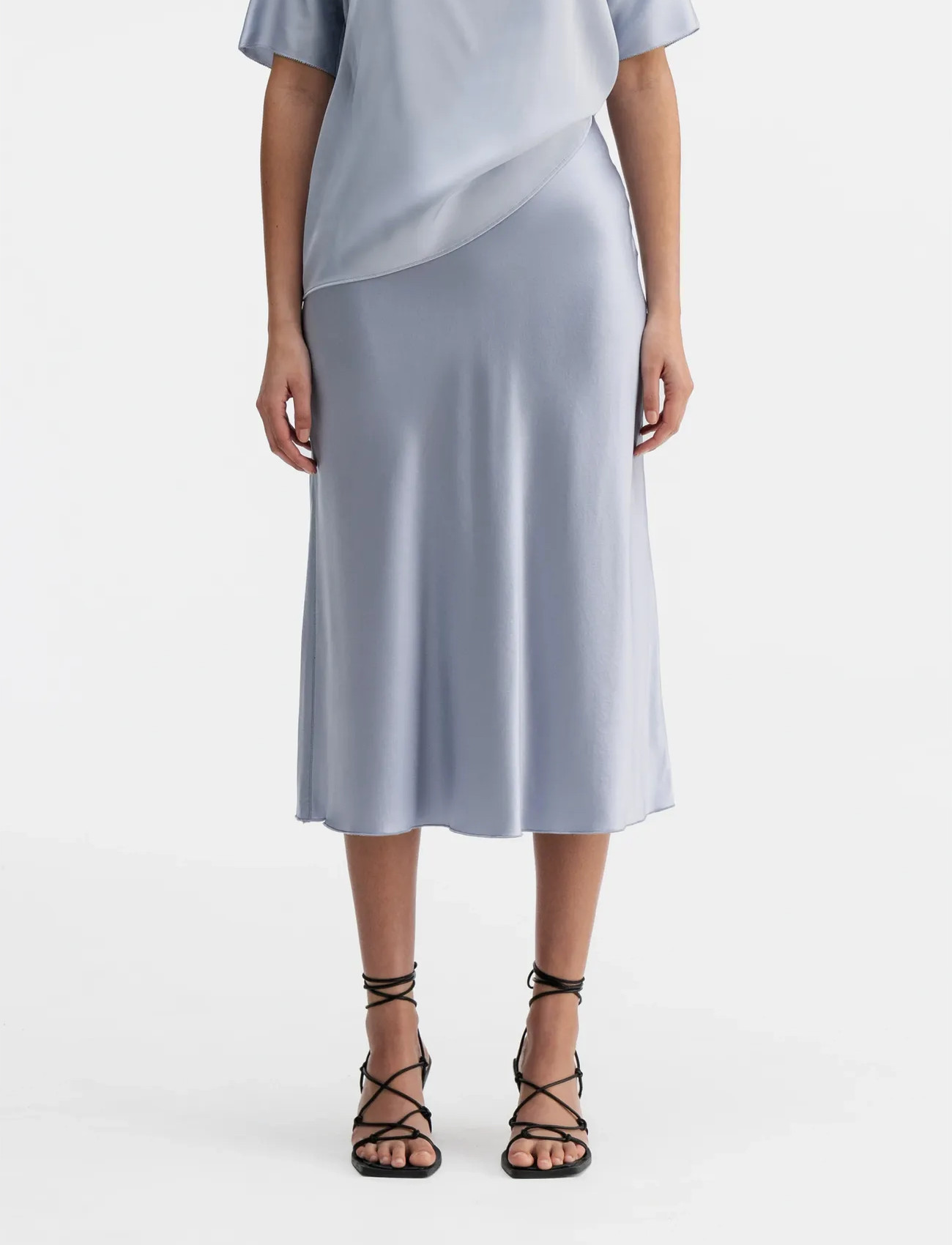 Ahlvar Gallery Hana Satin Silk Skirt, M, Blue, Designere > Knælange Og Midi, Dame