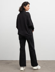 Ahlvar Gallery - Gia shirt - chemises en jeans - black - 4