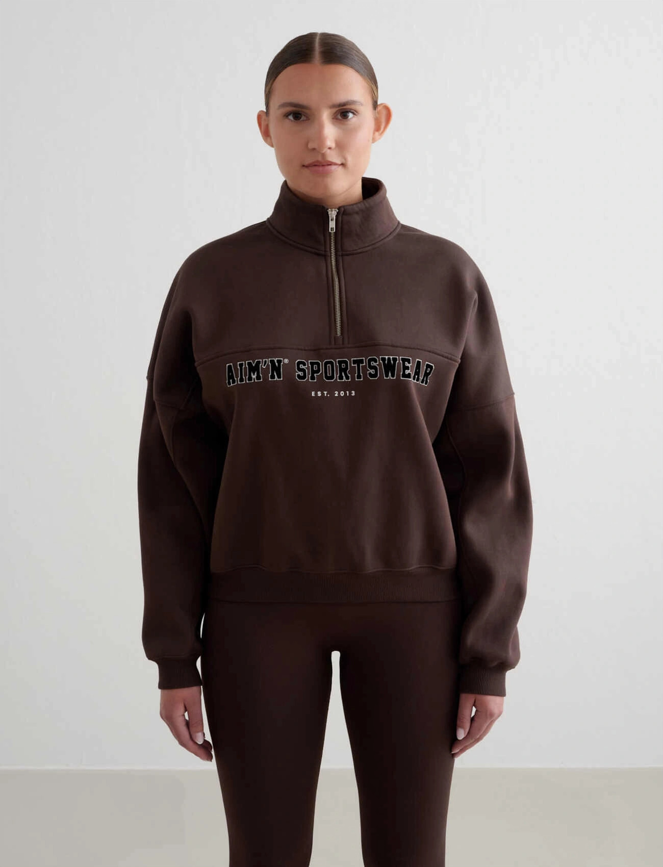 aim ́n Varsity Sweat Half Zip, L, Brown, Sweatshirts & Hættetrøjer > Sweatshirts, Dame