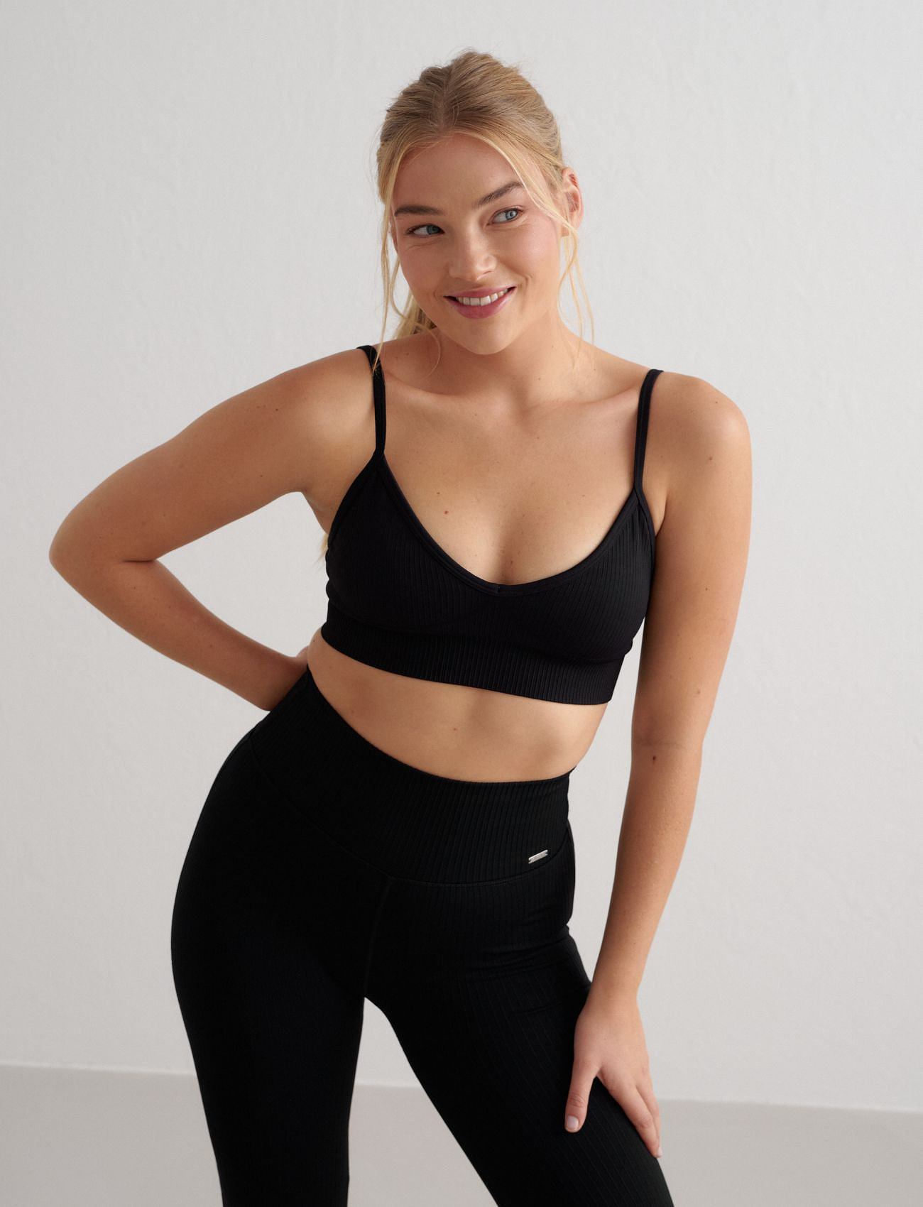 aim ́n Ribbed Seamless Deep Cut Bra, L, Black, Sport Clothing > Sport Bras - All, Dame