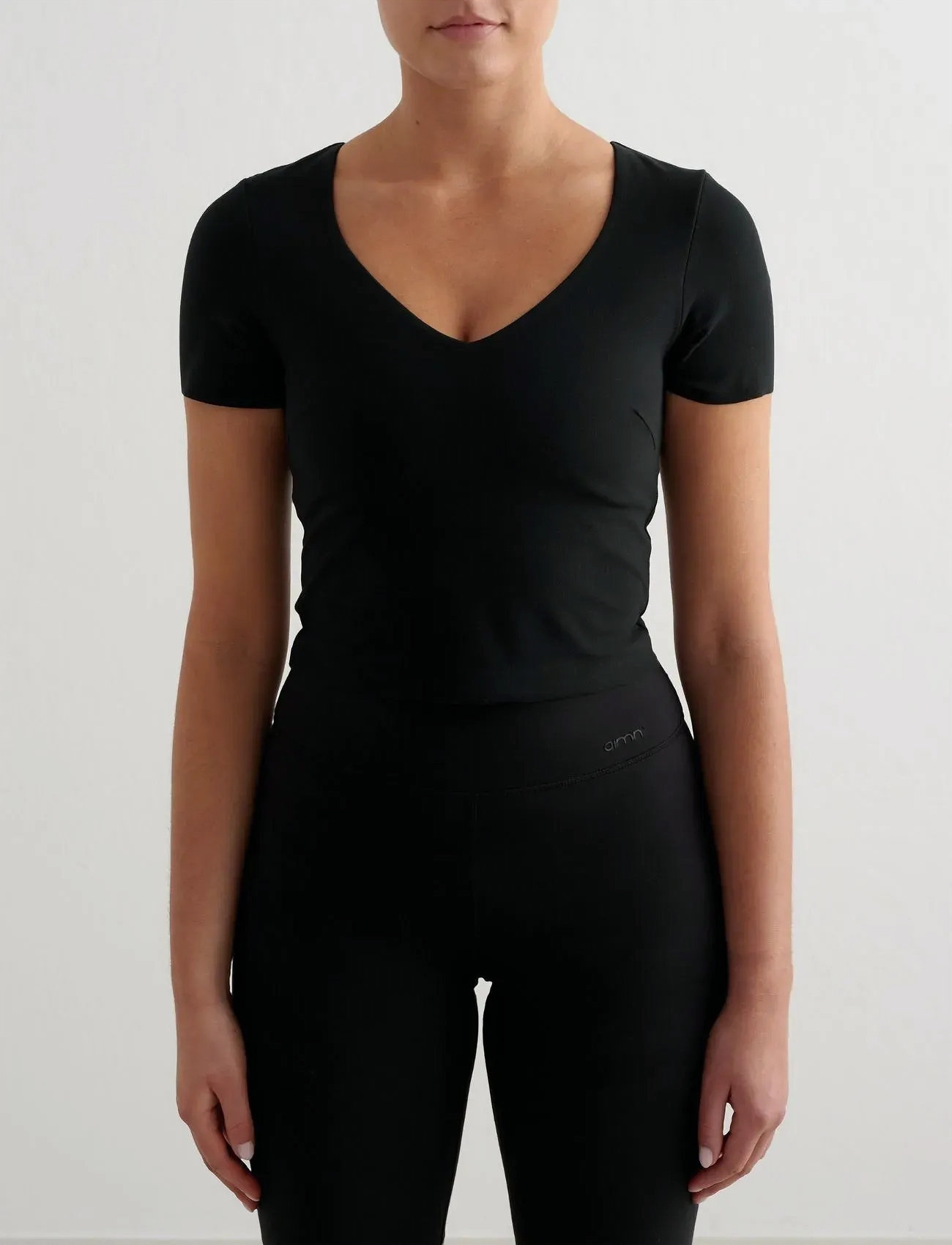 aim ́n Sense Short Sleeve Bralette, XS, Black, Sports Overdele & T-shirts > Sport T-shirts, Dame