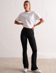 acym Frill shoulder flare タンク ACYM Frill shoulder flare タンク - メルカリ