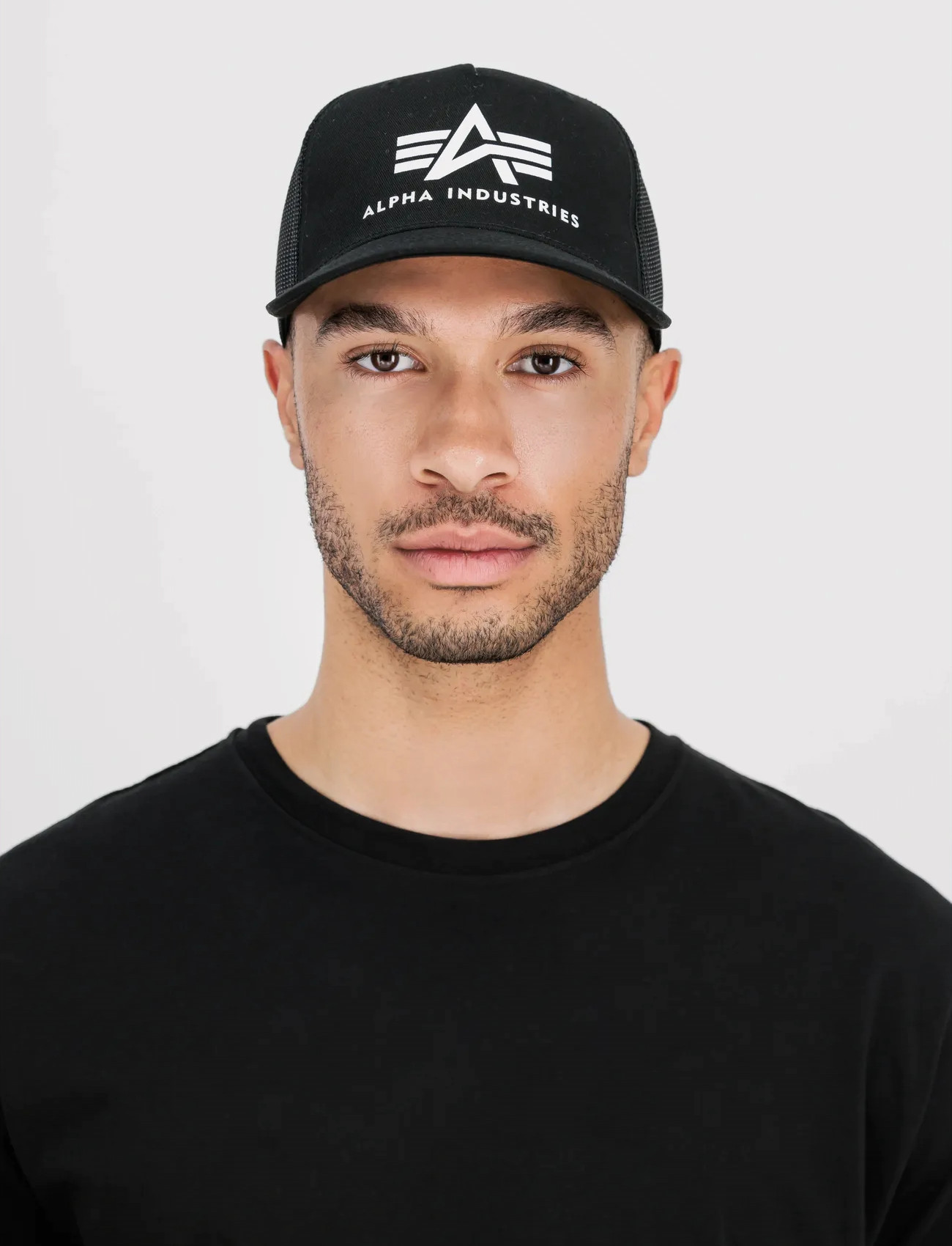 Alpha Industries Basic Trucker Cap, One Size, Black, Hovedbeklædning > Kasketter, Dame