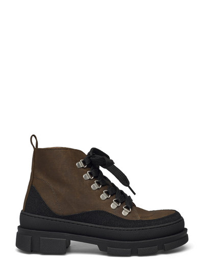 angulus boots flat