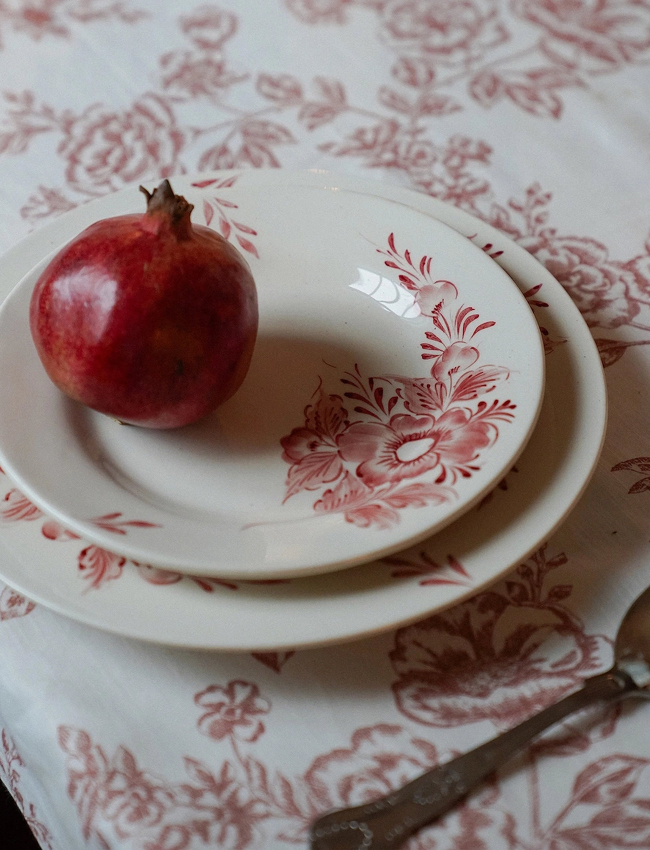 Anna + Nina Whimsical Rose Breakfast Plate, Ø 22 cm, Pink, Tallerkener > Små Tallerkener, Unisex