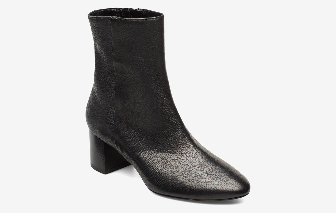 Plan low rounded bootie Plan low rounded bootie