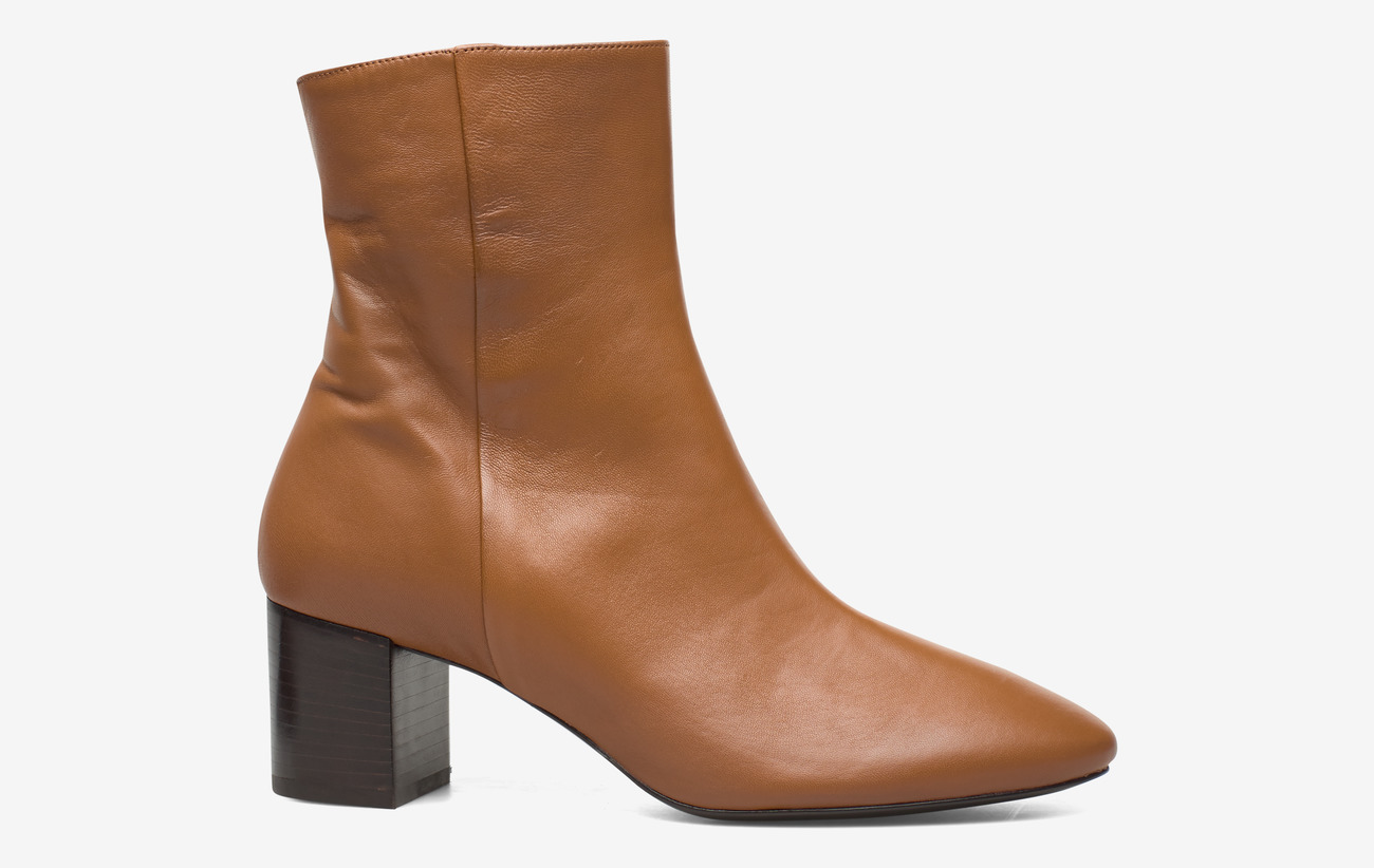 Plan low rounded bootie Plan low rounded bootie