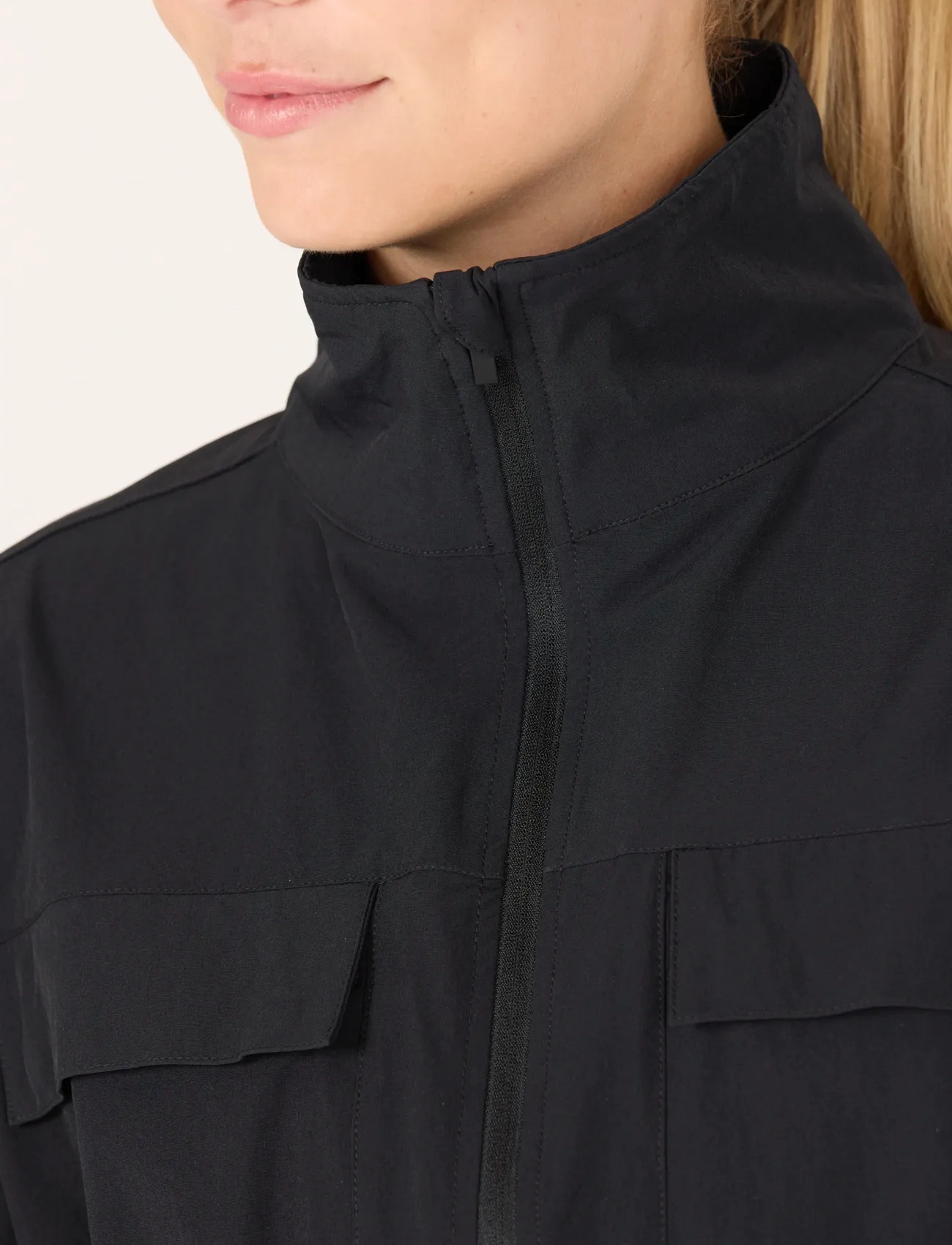 Athlecia Hero V2 W Jacket, 40, Black, Sport Jackets > Sport Casual Jackets, Dame