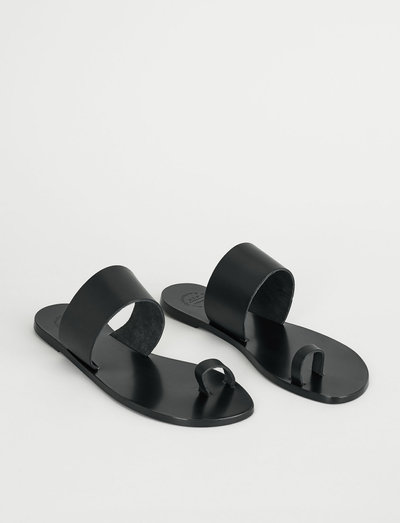 Astrid Black Vacchetta - flat sandals - black