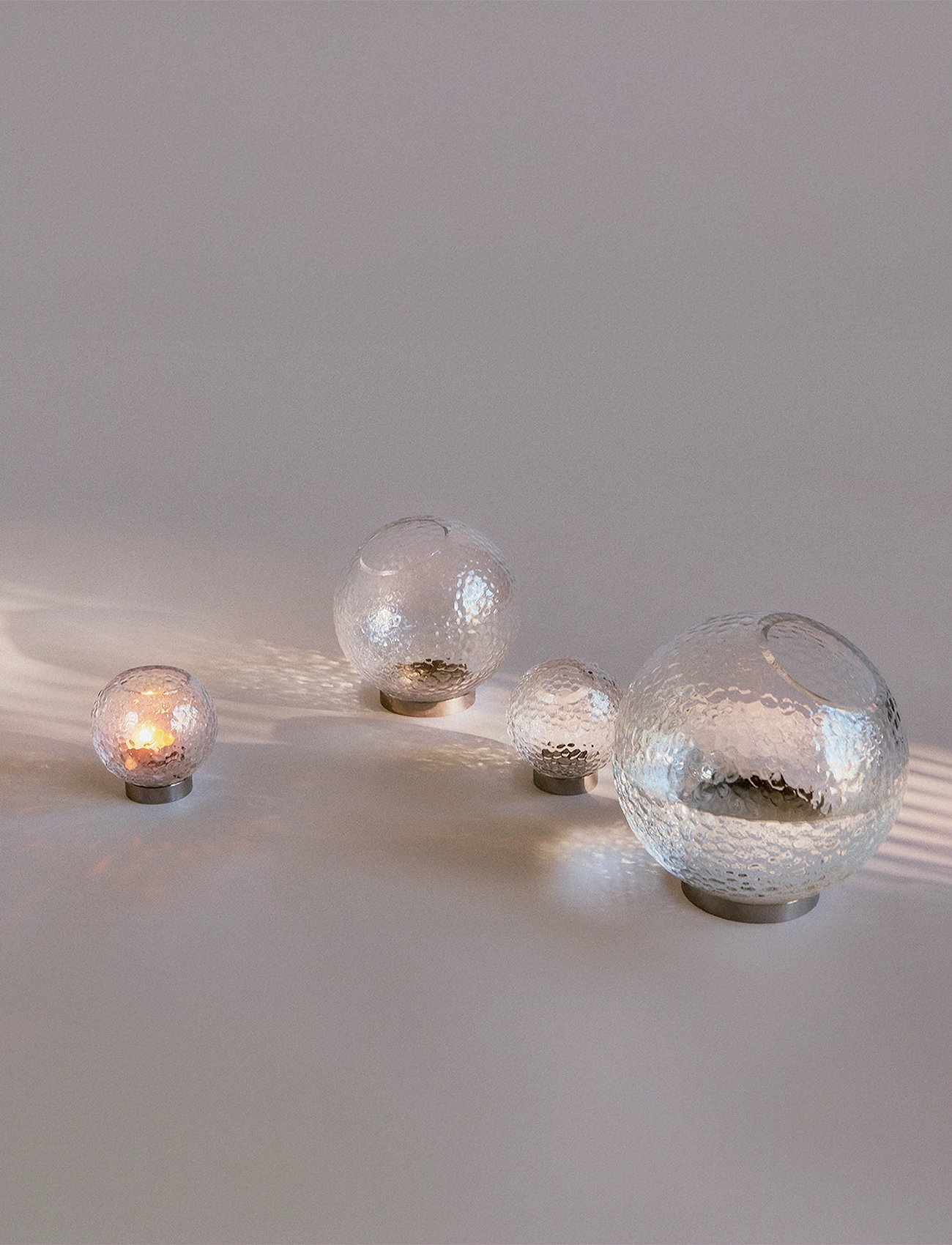 AYTM Globe Bubbles Vase Med Holder, Ø10XH10 cm, Nude, Vaser > Cylindervaser, Unisex