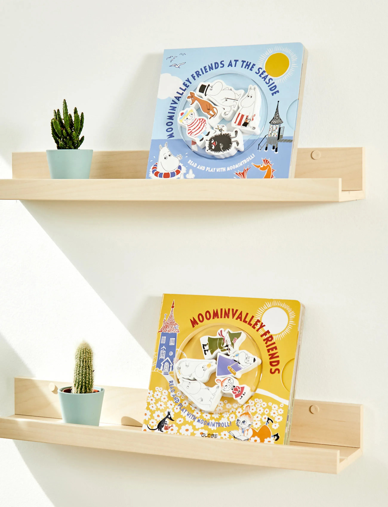 MUMIN Moominvalley Friends Book With 5 Wooden Figures (Eng), One Size, Multi/patterned, Babybøger > Historiebøger, Børn