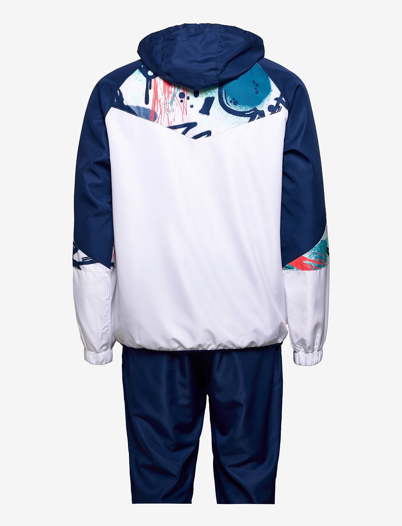 black pyramid windbreaker