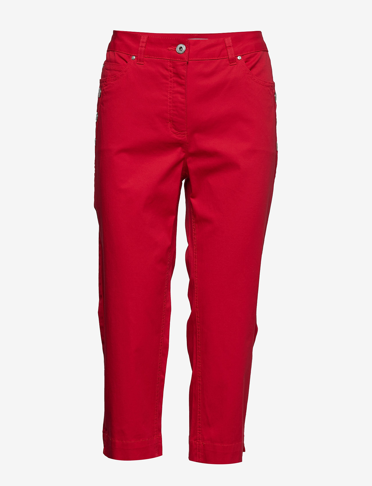 red capri trousers