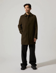 bts30121_cbrown_10.jpg?