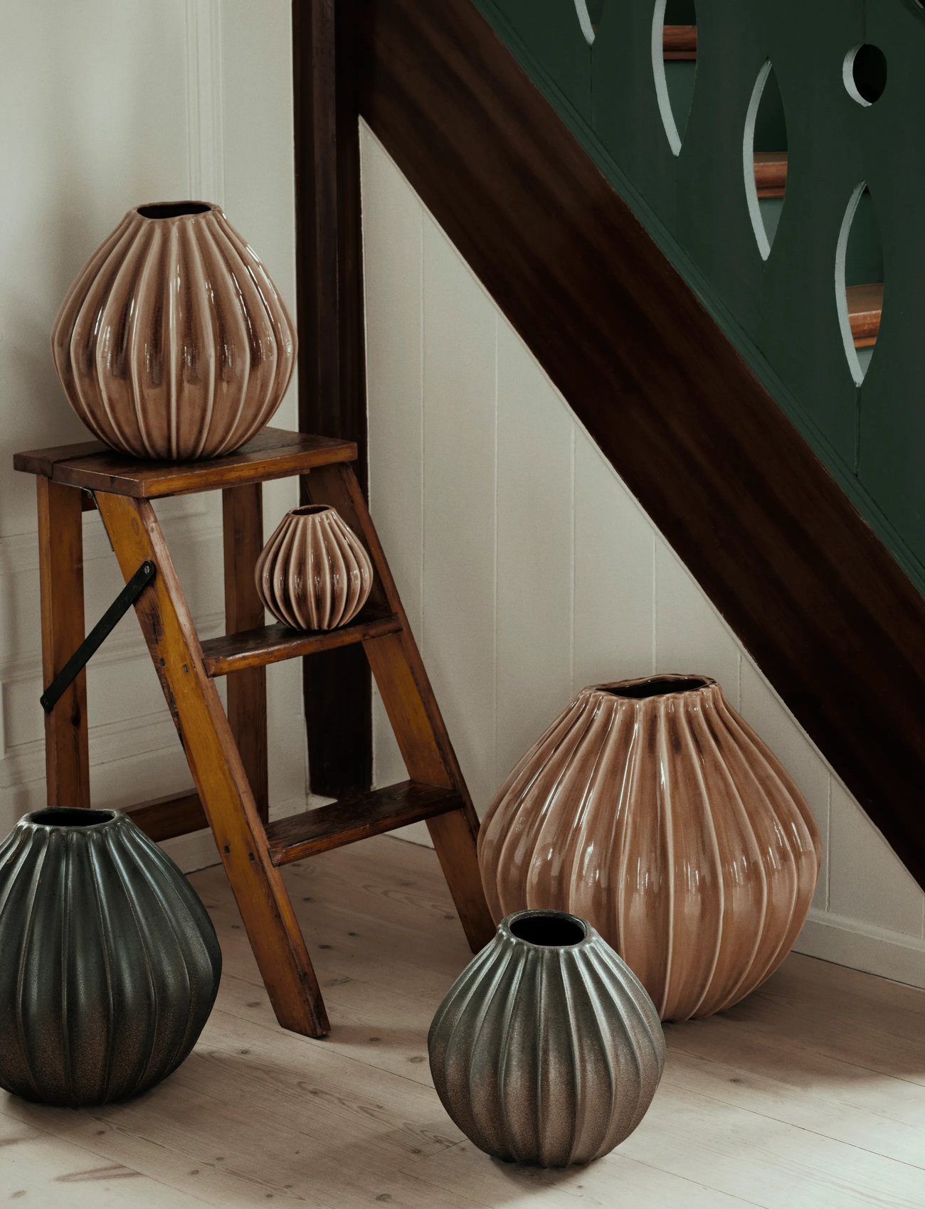Broste Copenhagen Wide Vase M, H25 cm, Brown, Vaser > Tulipanvaser, Unisex