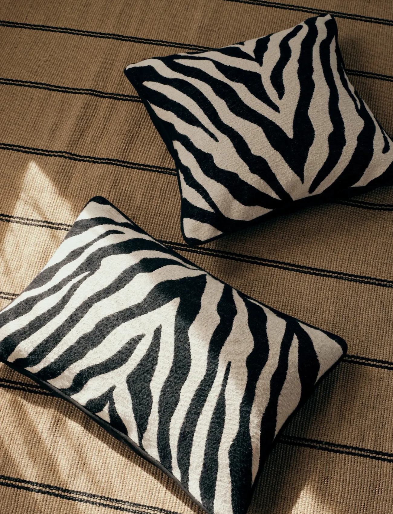 Broste Copenhagen Zebra Cushion Cover, L 60 cm, Multi/patterned, Puder & Tæpper > Pudebetræk, Unisex
