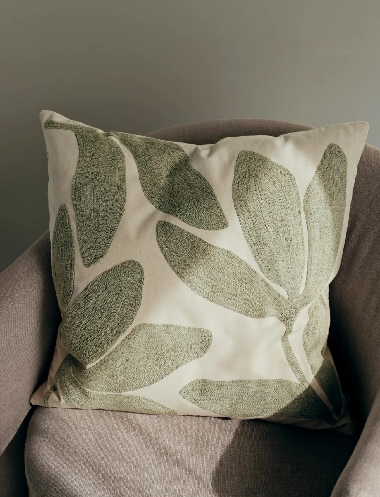 Broste Copenhagen Herbert Cushion Cover, L 50 cm, Green, Puder & Tæpper > Pudebetræk, Unisex