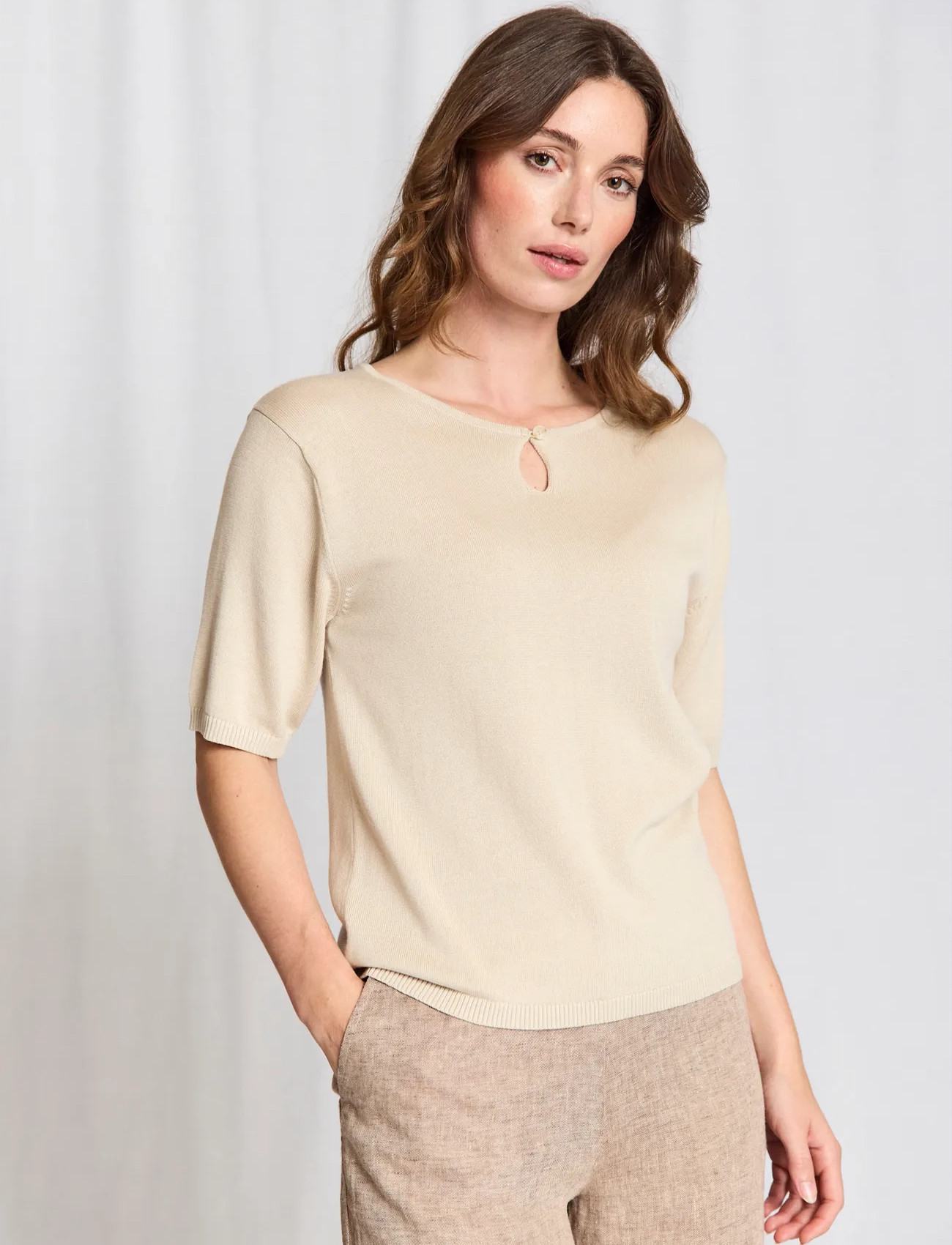 Bruun & Stengade Bs Francesca Regular Fit T-Shirt, L, Beige, T-Shirts & Toppe > Kortærmede, Dame