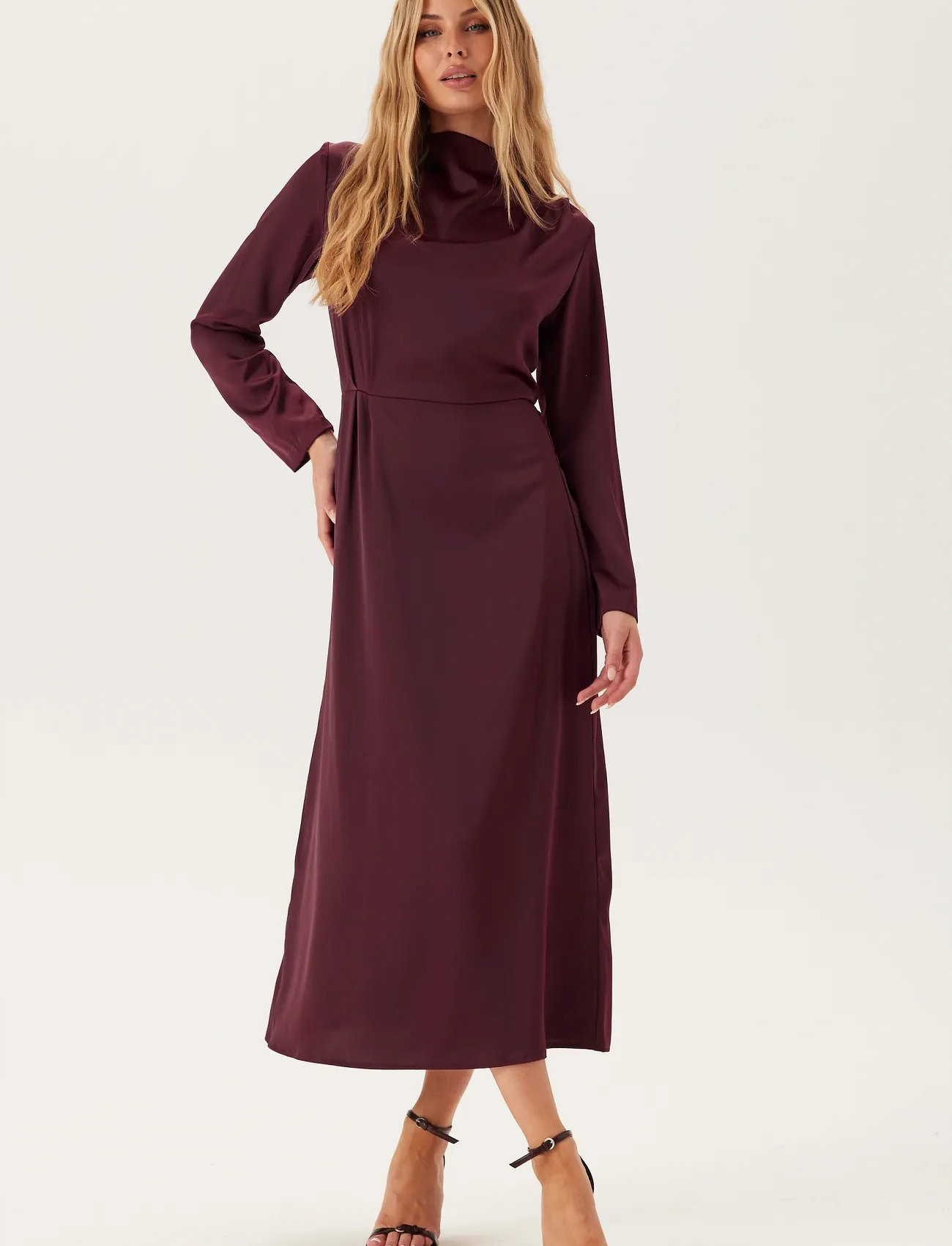 Bubbleroom Satin High Collar Midi Dress, L, Burgundy, Kjoler > Knælange Og Midi, Dame