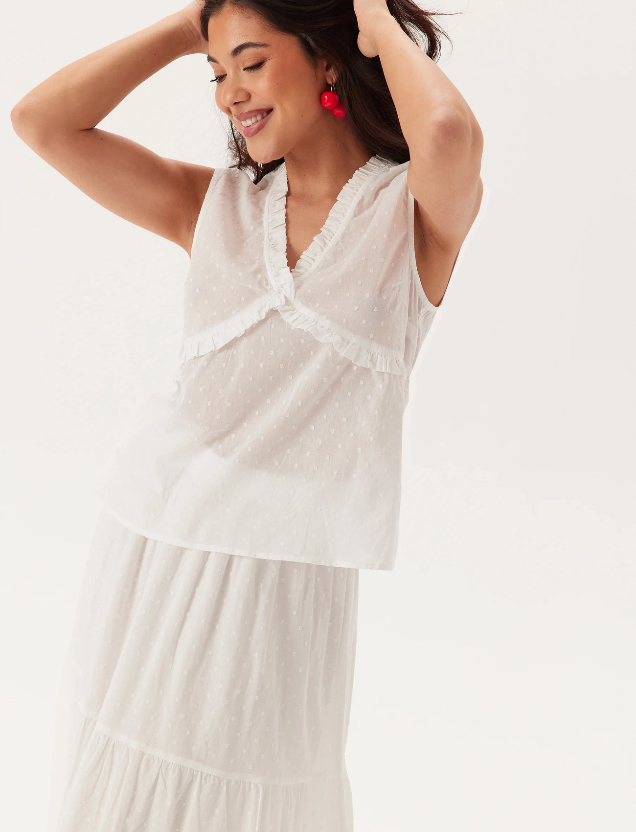 Bubbleroom Cotton Dobby Dot Blouse, 40-42, White, Bluser > Uden Ærmer, Dame