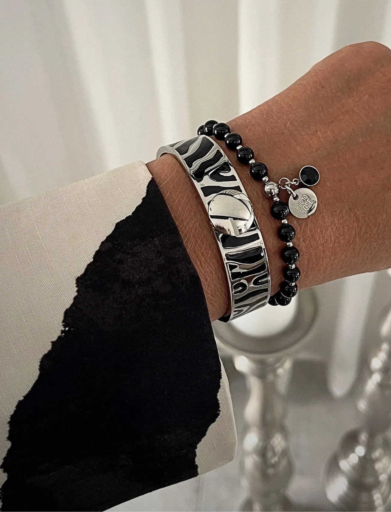 Bud to rose Beverly Bracelet, One Size, Black, Armbånd > Perlearmbånd, Dame