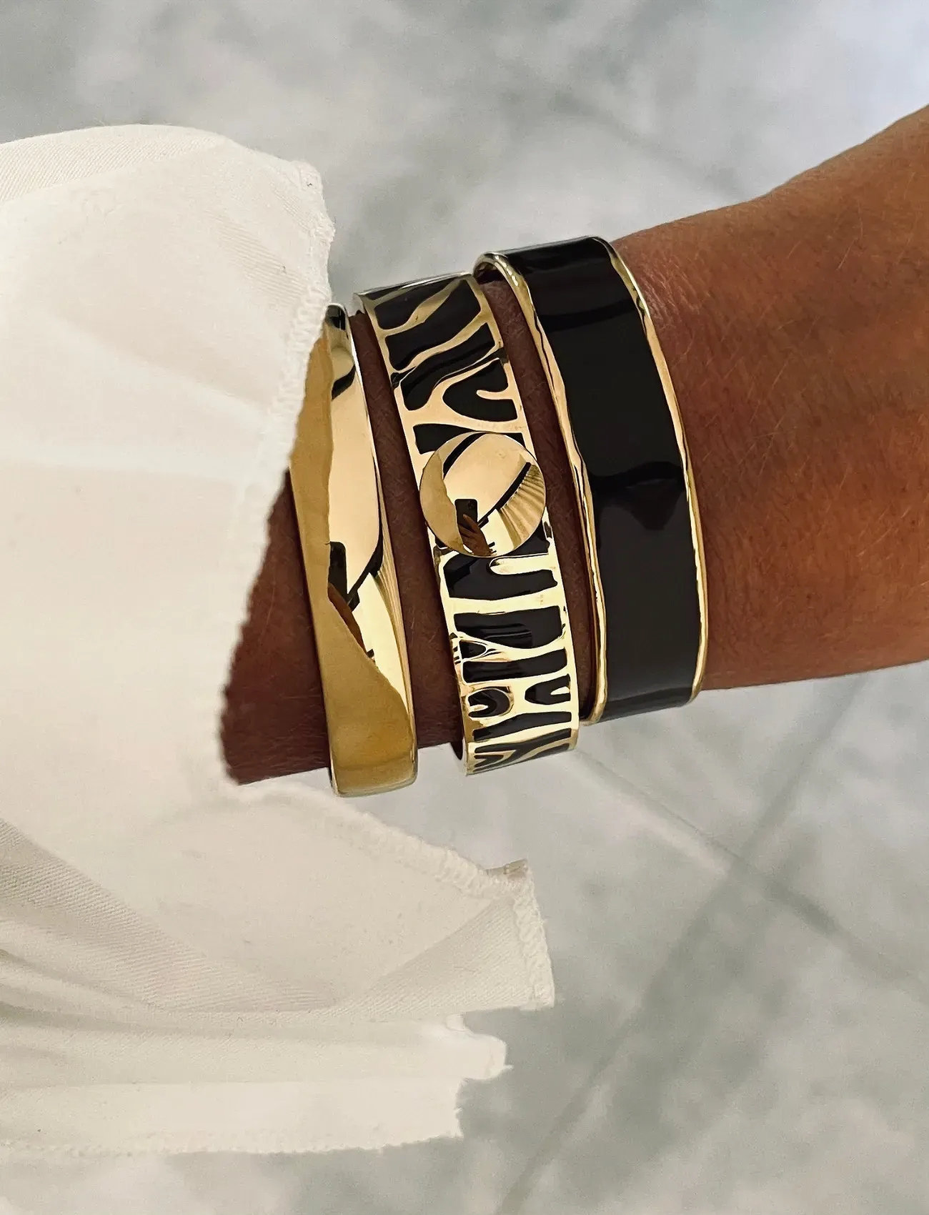 Bud to rose Envy Enamel Bangle Ivory/Gold, One Size, Gold, Armbånd > Armringe, Dame