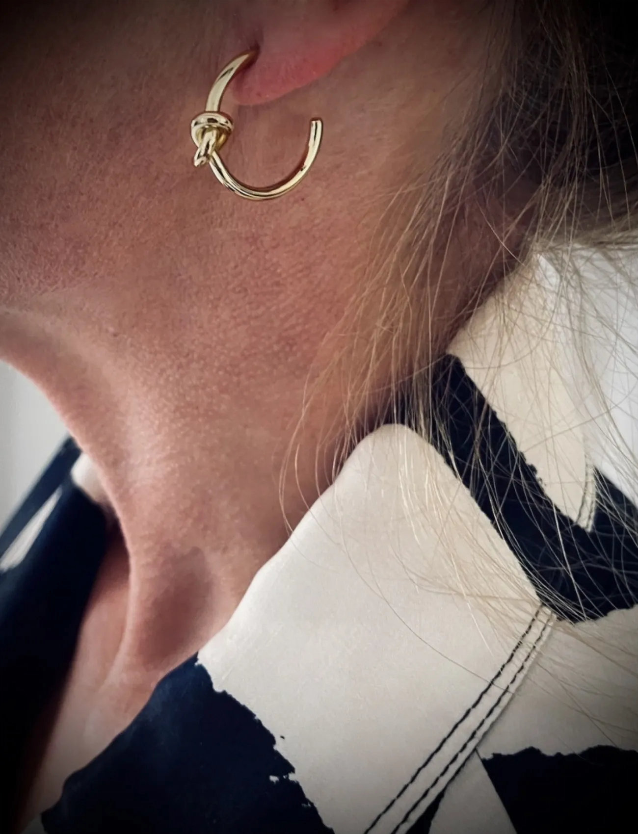 Bud to rose Knot Creole Gold, One Size, Gold, Øreringe > Creoler, Dame