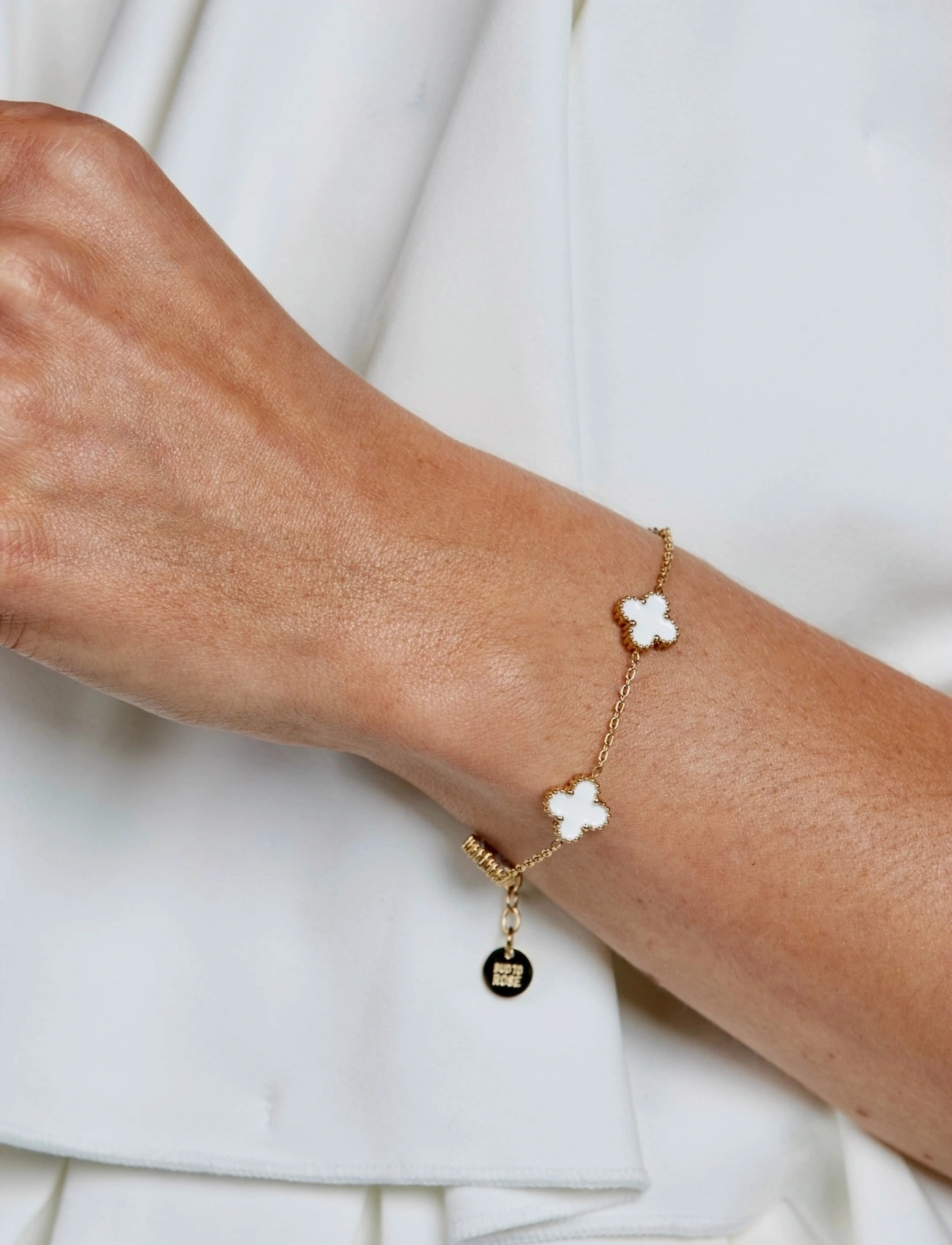Bud to rose Clover Multi Bracelet White/Gold, One Size, Gold, Armbånd > Kædearmbånd, Dame