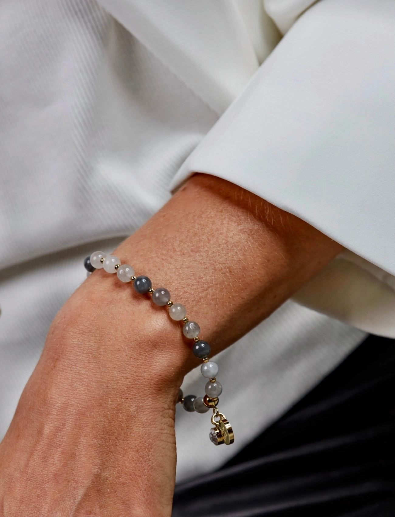 Bud to rose Beverly Bracelet Grey/Gold, One Size, Grey, Armbånd > Perlearmbånd, Dame