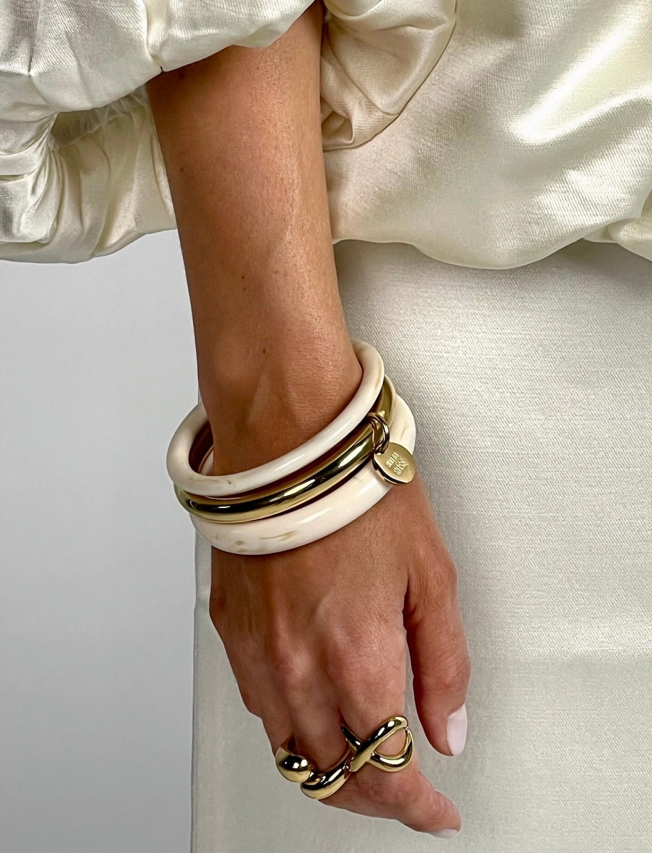 Bud to rose Rue Resin Mix Bracelet Silver, One Size, Gold, Armbånd > Armringe, Dame