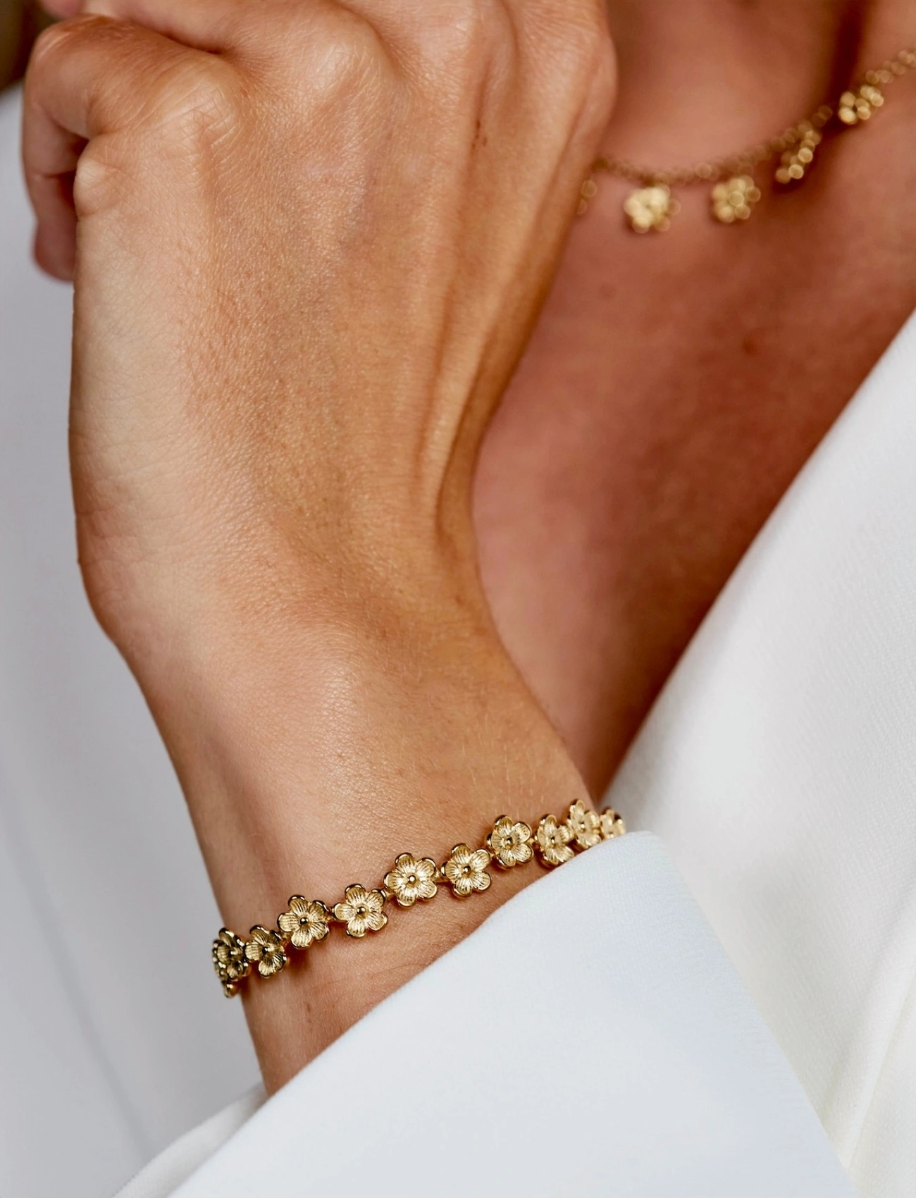 Bud to rose Calista Bracelet Gold, One Size, Gold, Armbånd > Armringe, Dame