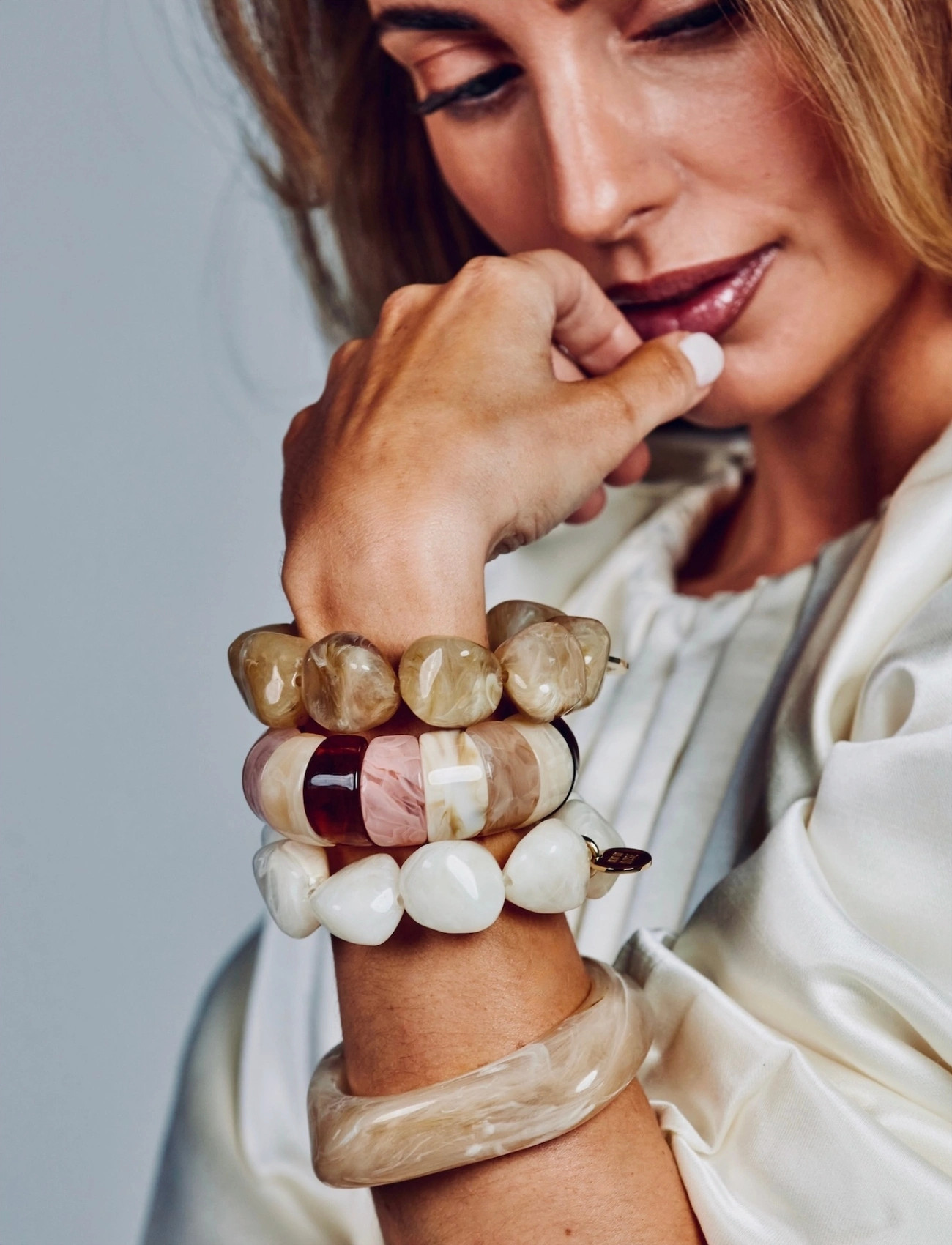 Bud to rose Gloss Resin Bracelet Sand, One Size, Beige, Armbånd > Armringe, Dame