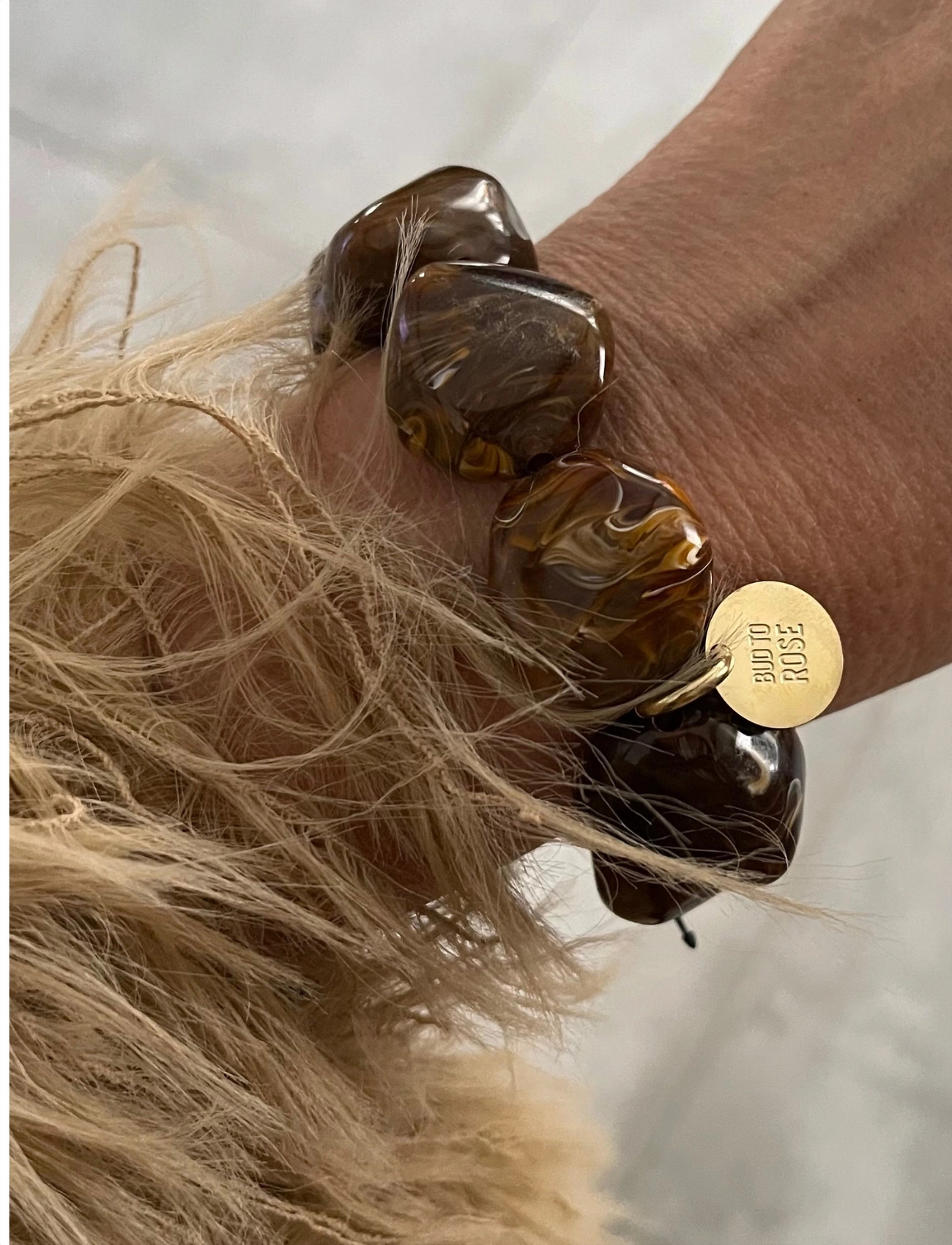 Bud to rose Vibe Resin Bracelet Sand, One Size, Brown, Armbånd > Perlearmbånd, Dame