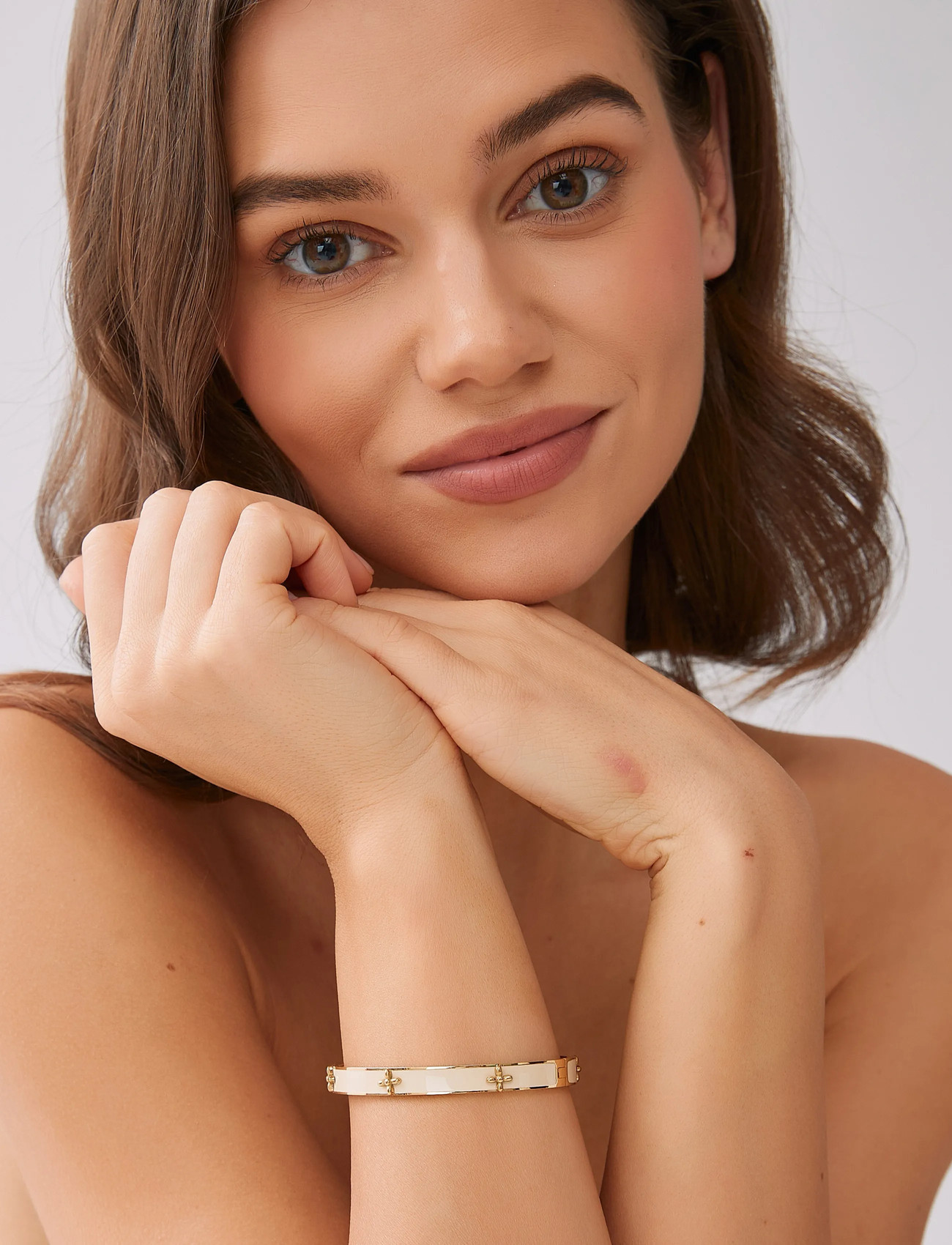 By Jolima Valencia Bangle, One Size 6 cm, Gold, Armbånd > Armringe, Dame
