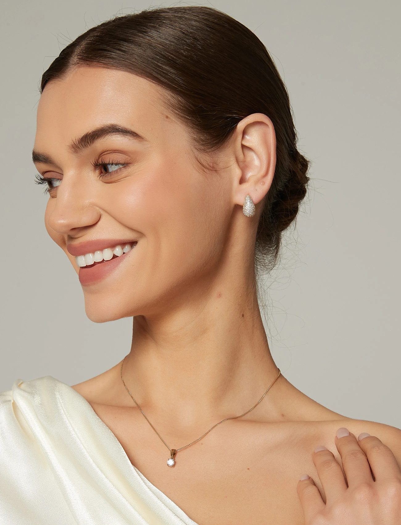 By Jolima Corinne Crystal Small Earring, One Size, Gold, Øreringe > Ørestikker, Dame