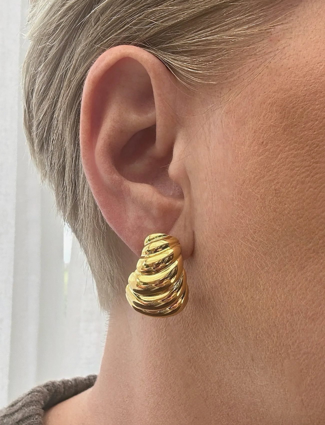 By Jolima Ocean Earring, One Size, Gold, Øreringe > Ørestikker, Dame