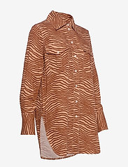 Feeria (Peach) (2999 kr) By Malene Birger | Feeria (Peach) (2999 kr) By Malene Birger |